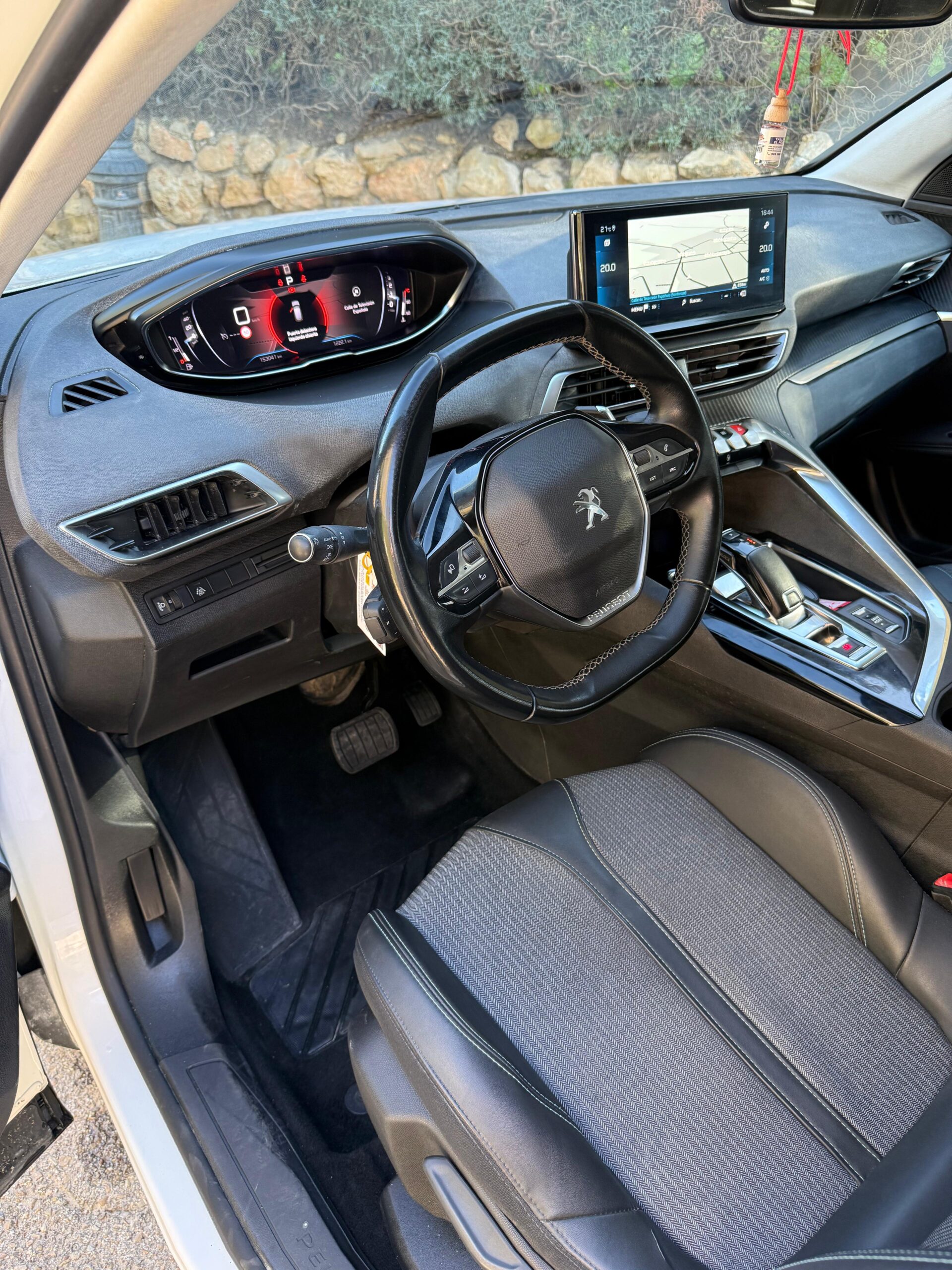 Peugeot 3008 Allure EAT8 1.5BlueHDi 130Cv - Imagen 13