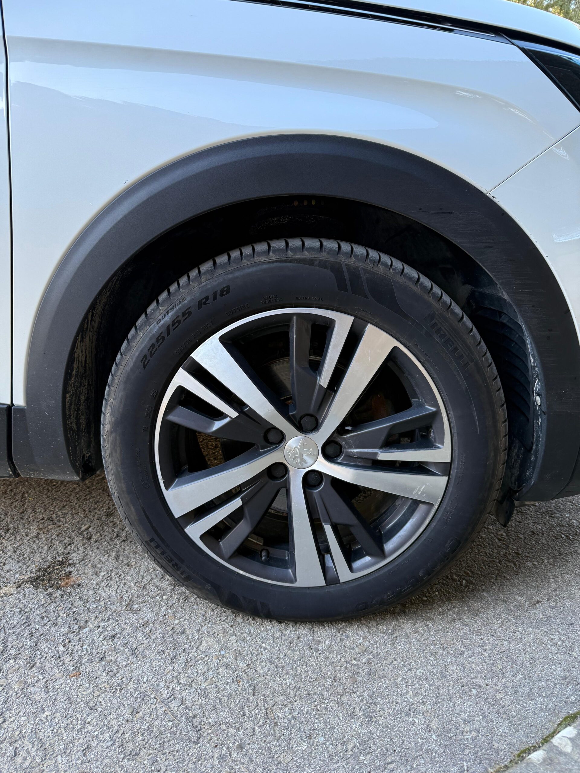 Peugeot 3008 Allure EAT8 1.5BlueHDi 130Cv - Imagen 6