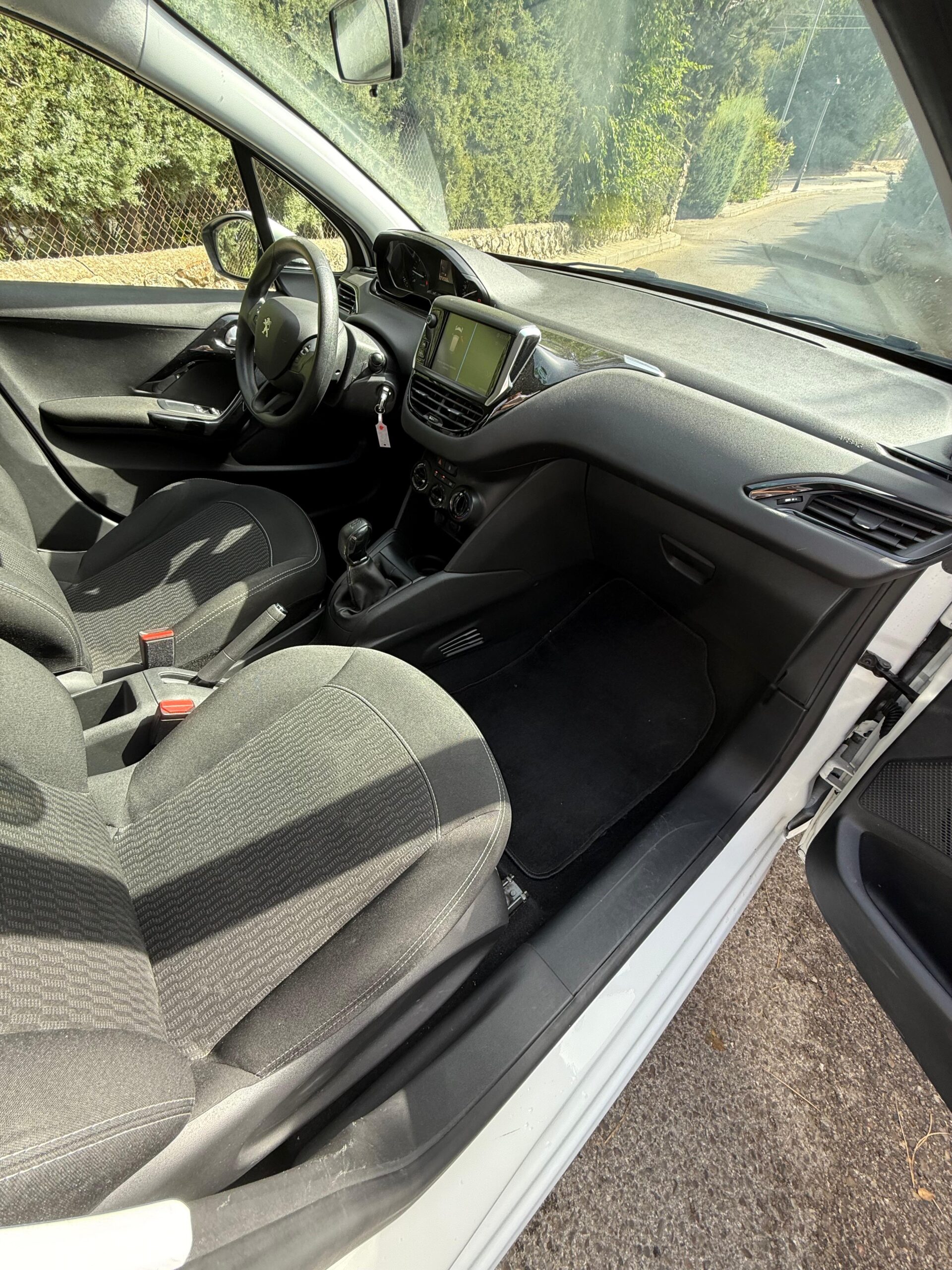 Peugeot 208 Active 1.5BlueHDi 100Cv - Imagen 15