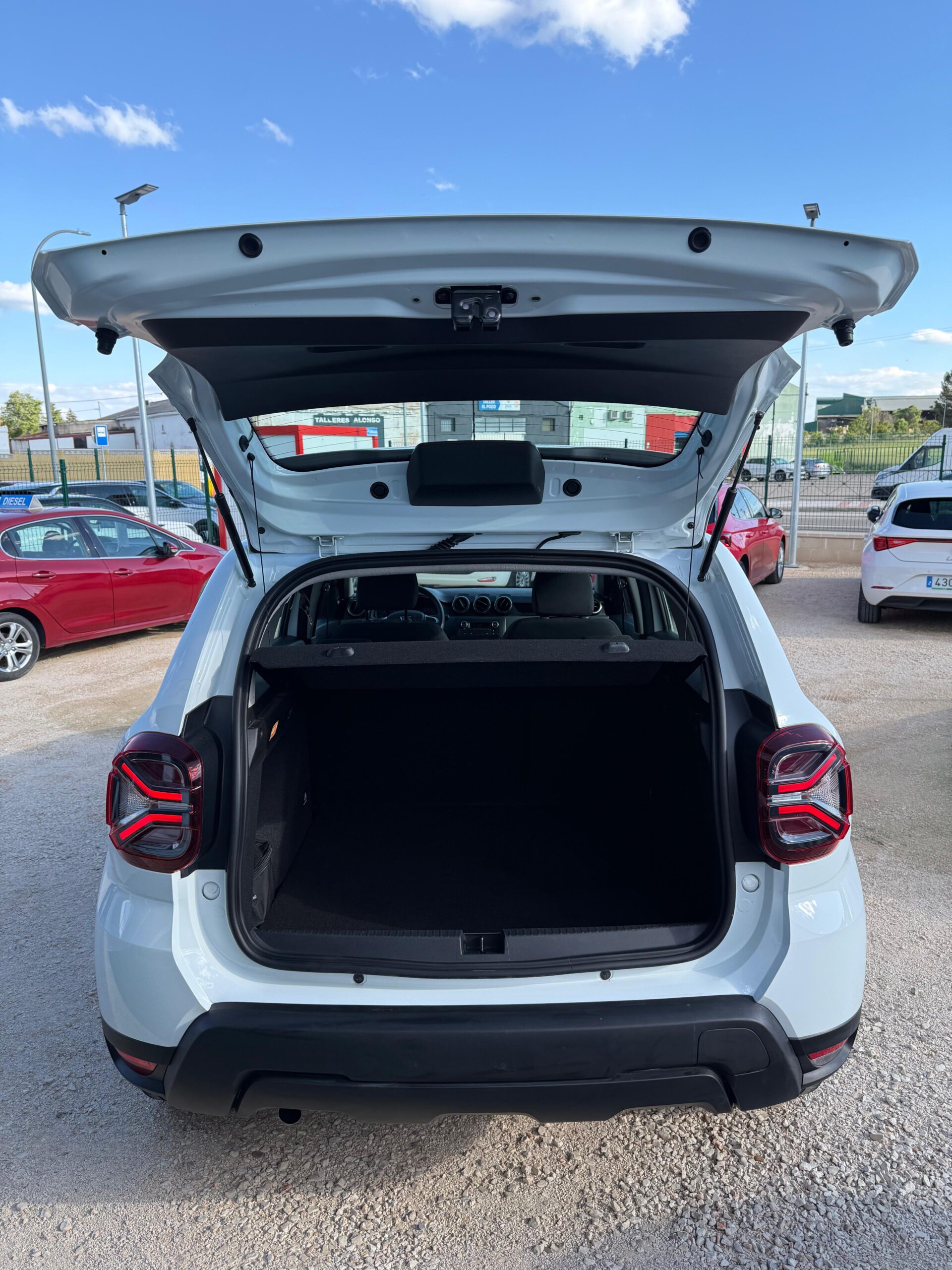 Dacia Duster Essential GLP 1.0TCe 100Cv - Imagen 9