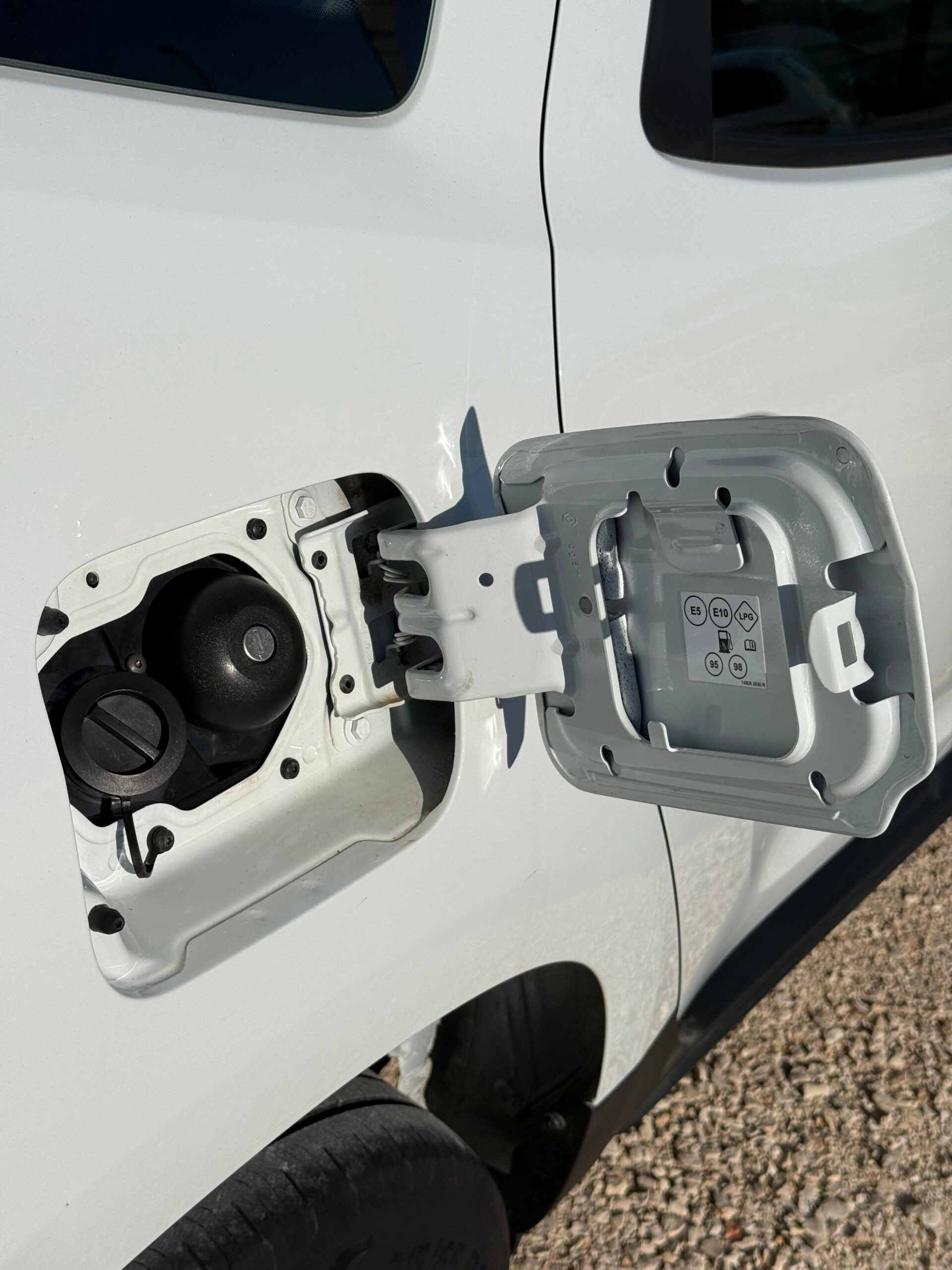 Dacia Duster Essential GLP 1.0TCe 100Cv - Imagen 12