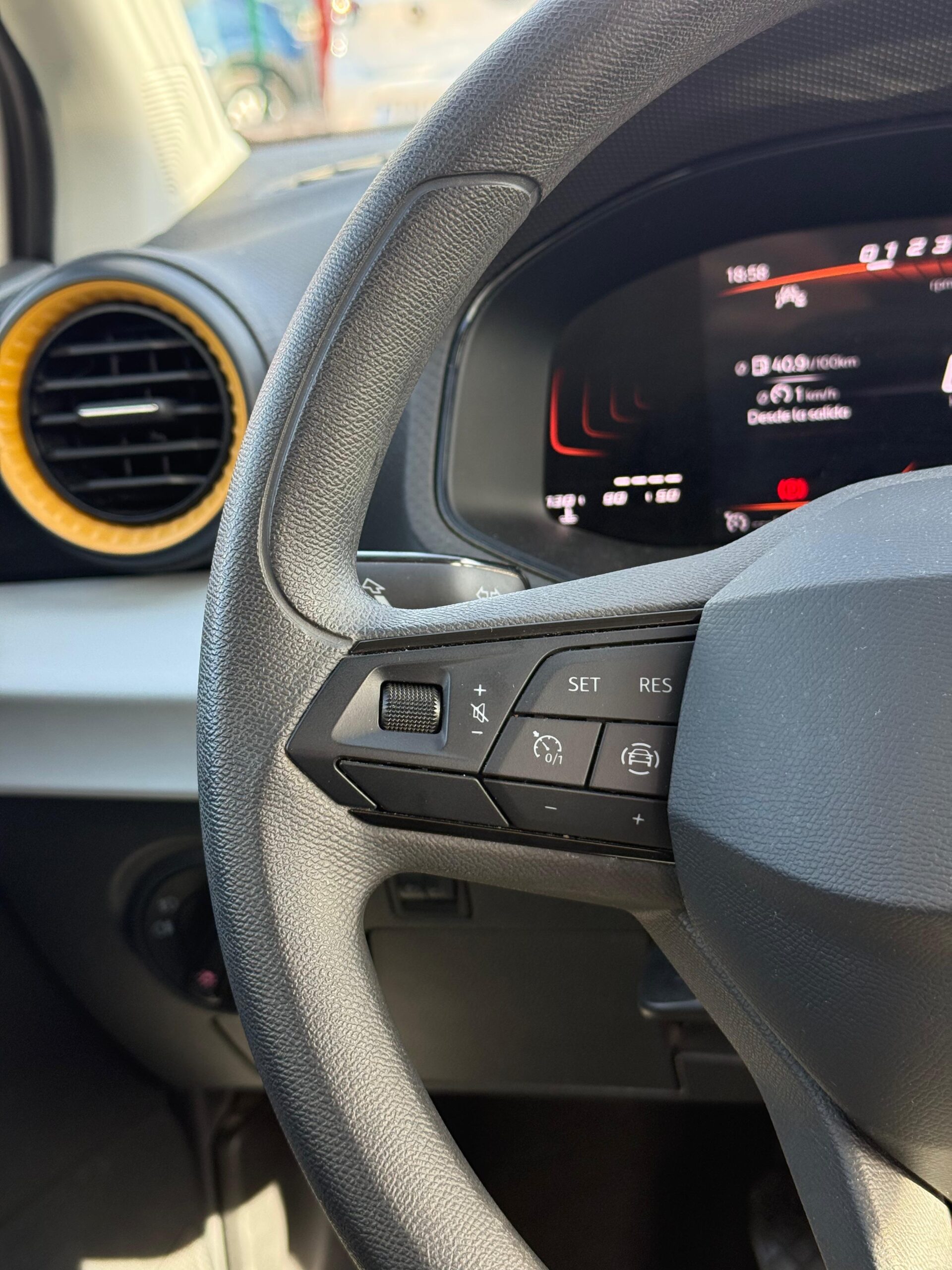 SEAT Ibiza Reference XL 1.0MPi 80Cv - Imagen 19