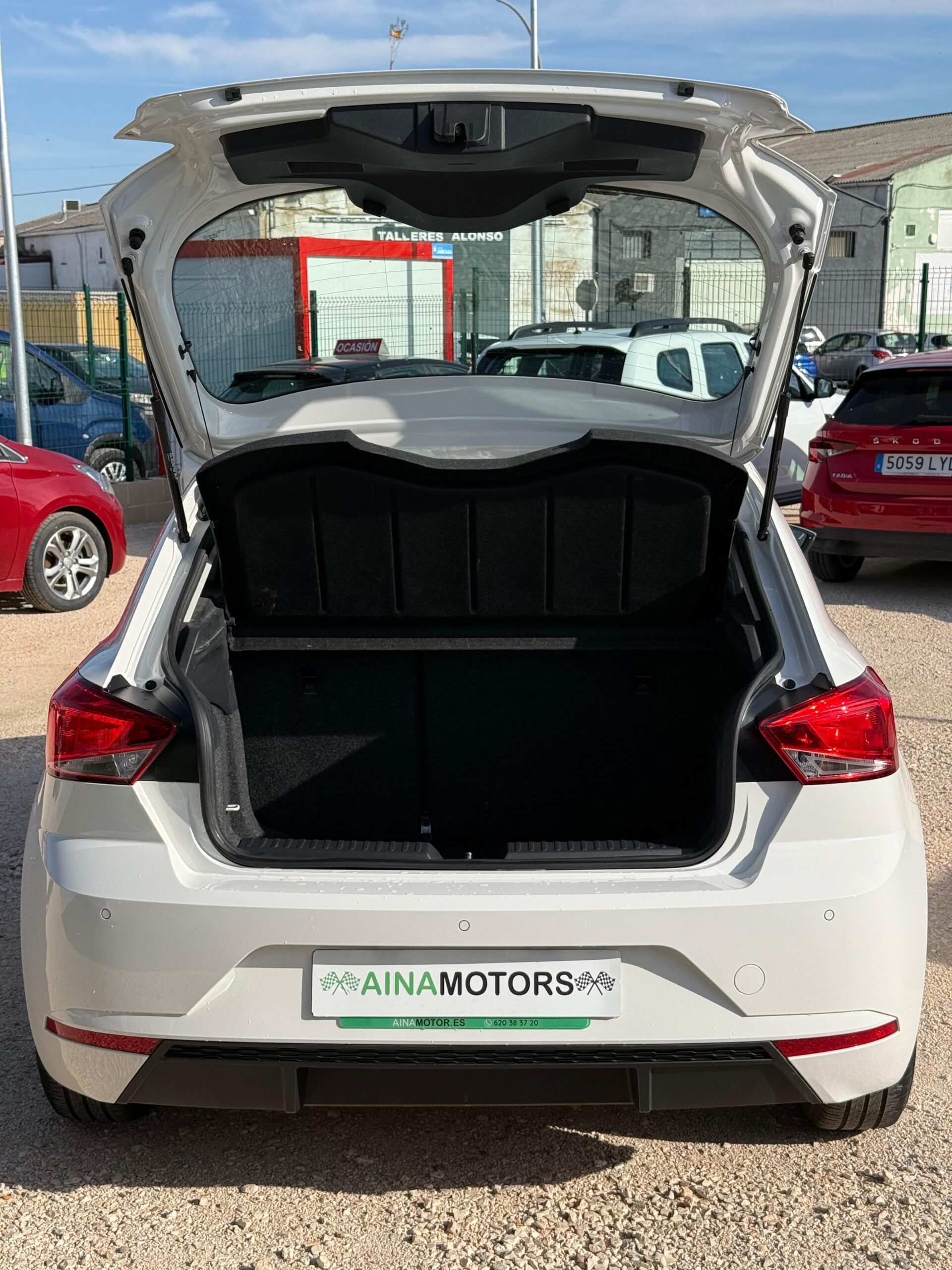 SEAT Ibiza Reference XL 1.0MPi 80Cv - Imagen 9