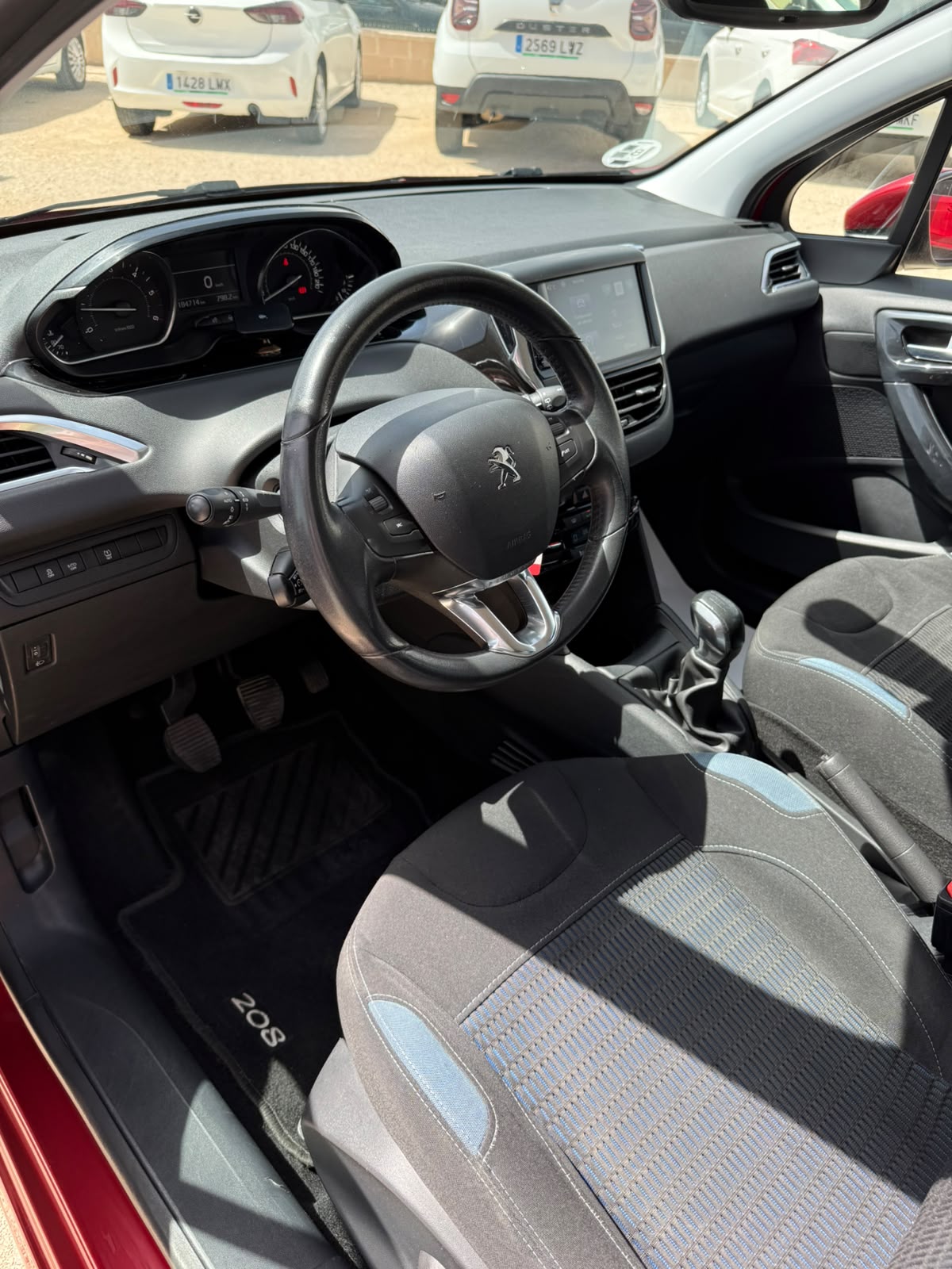 Peugeot 208 Allure 1.6BlueHDi 100Cv S/S - Imagen 16