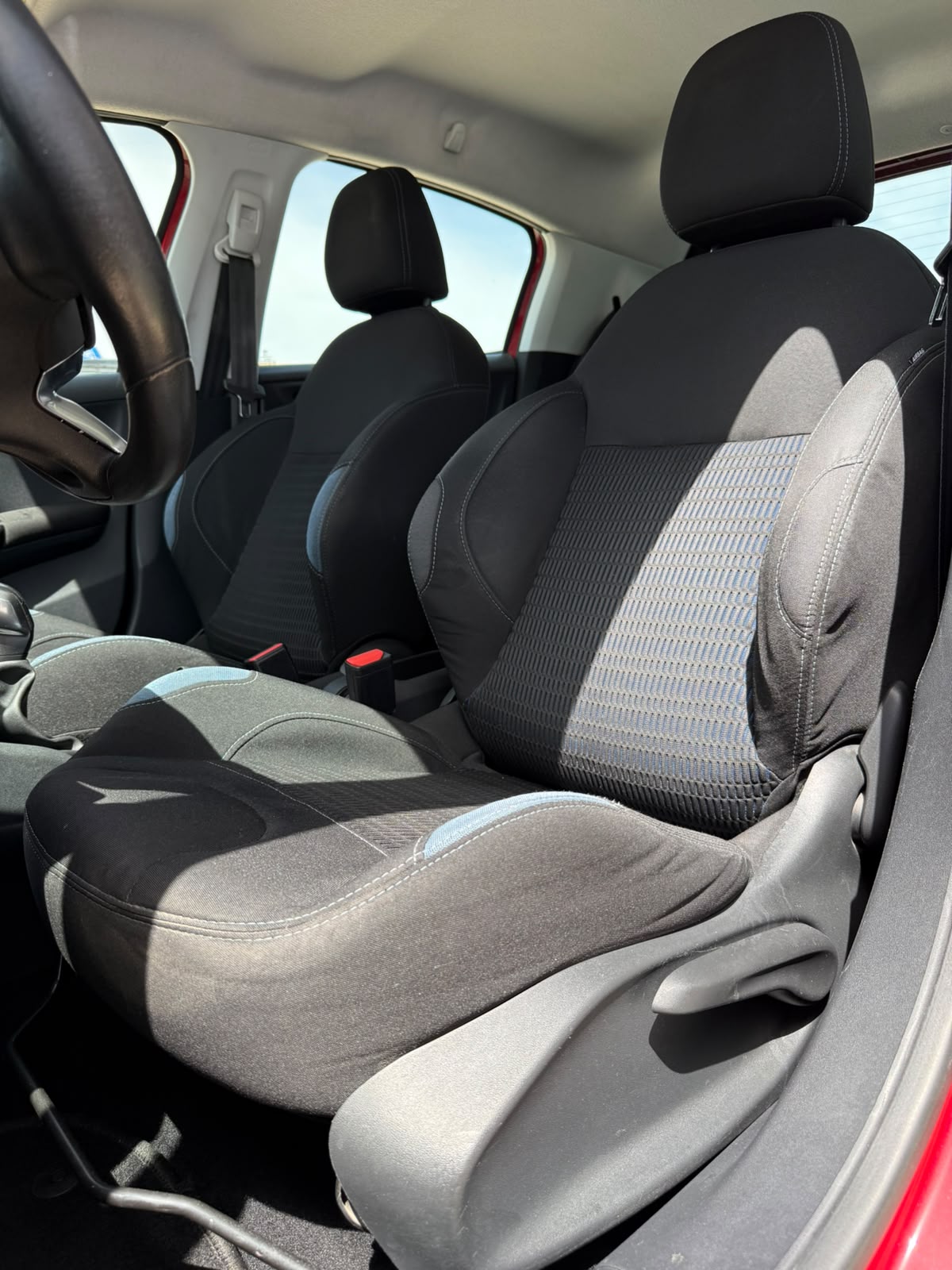 Peugeot 208 Allure 1.6BlueHDi 100Cv S/S - Imagen 17