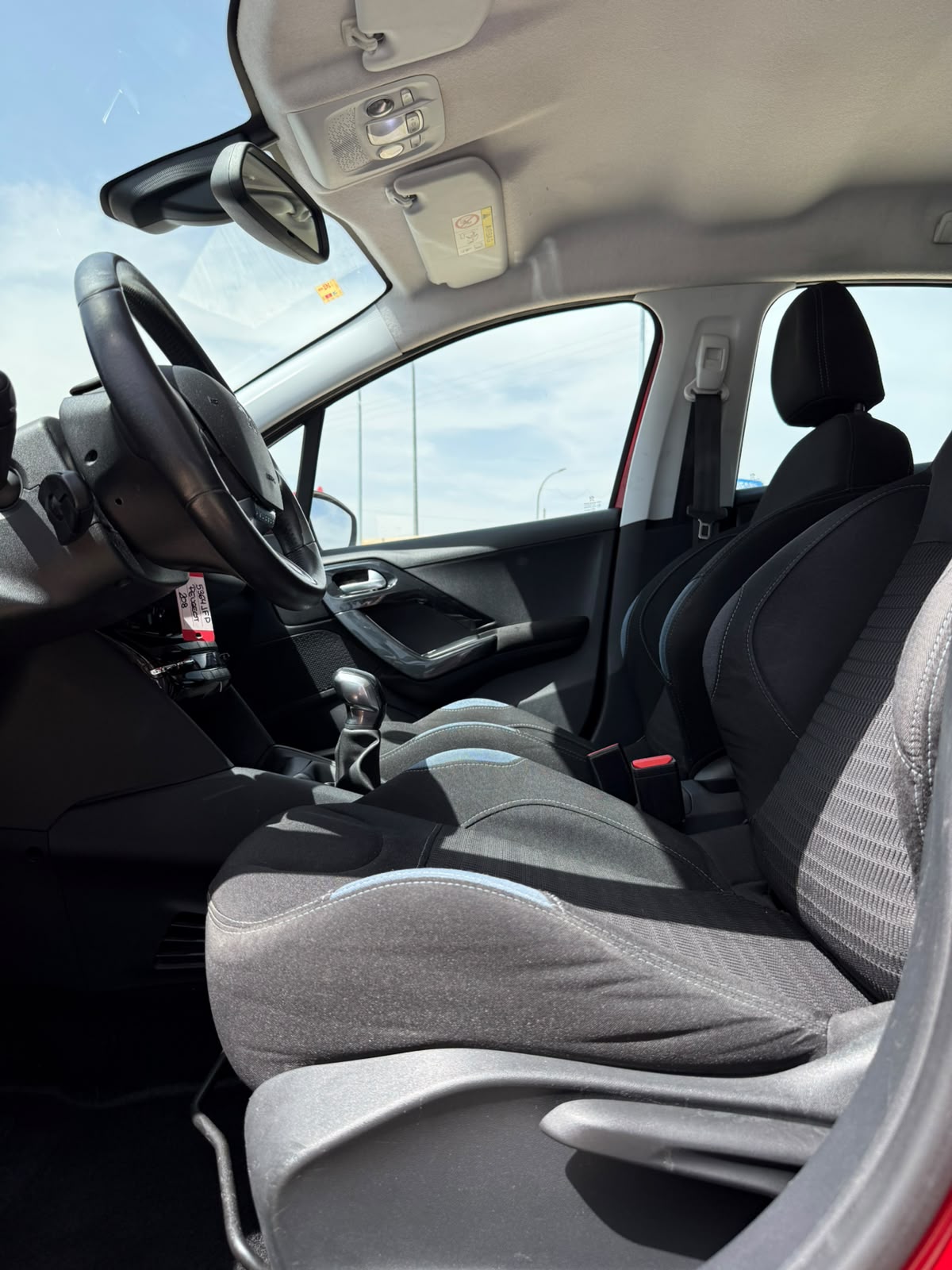 Peugeot 208 Allure 1.6BlueHDi 100Cv S/S - Imagen 18
