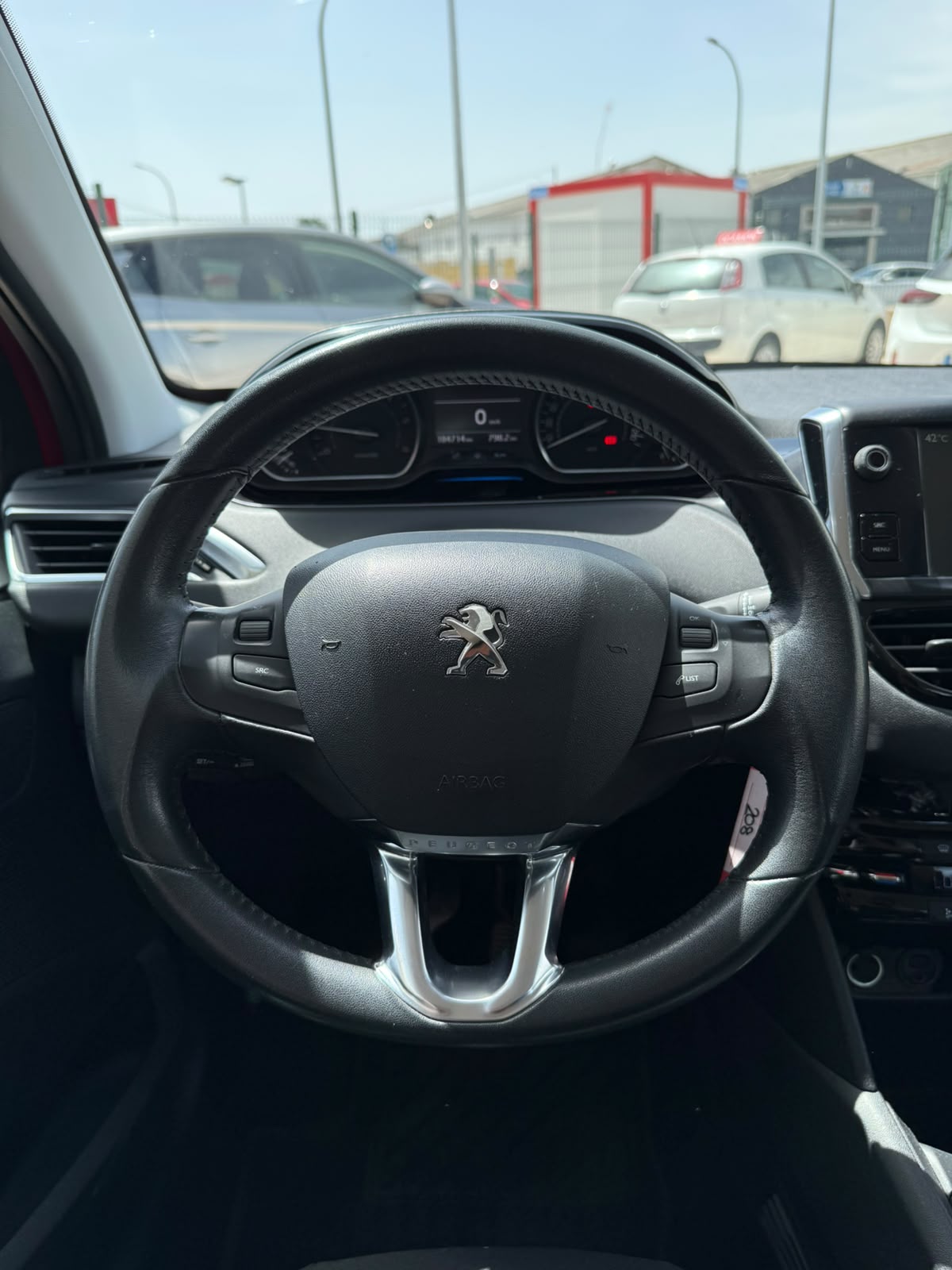 Peugeot 208 Allure 1.6BlueHDi 100Cv S/S - Imagen 19