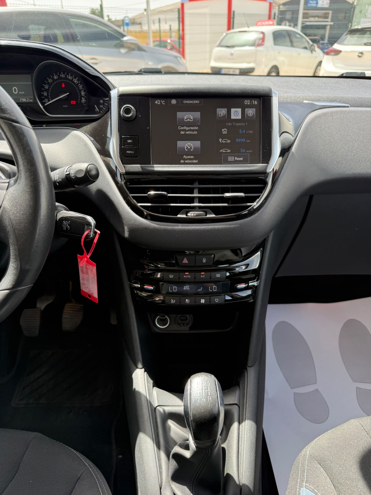 Peugeot 208 Allure 1.6BlueHDi 100Cv S/S - Imagen 20