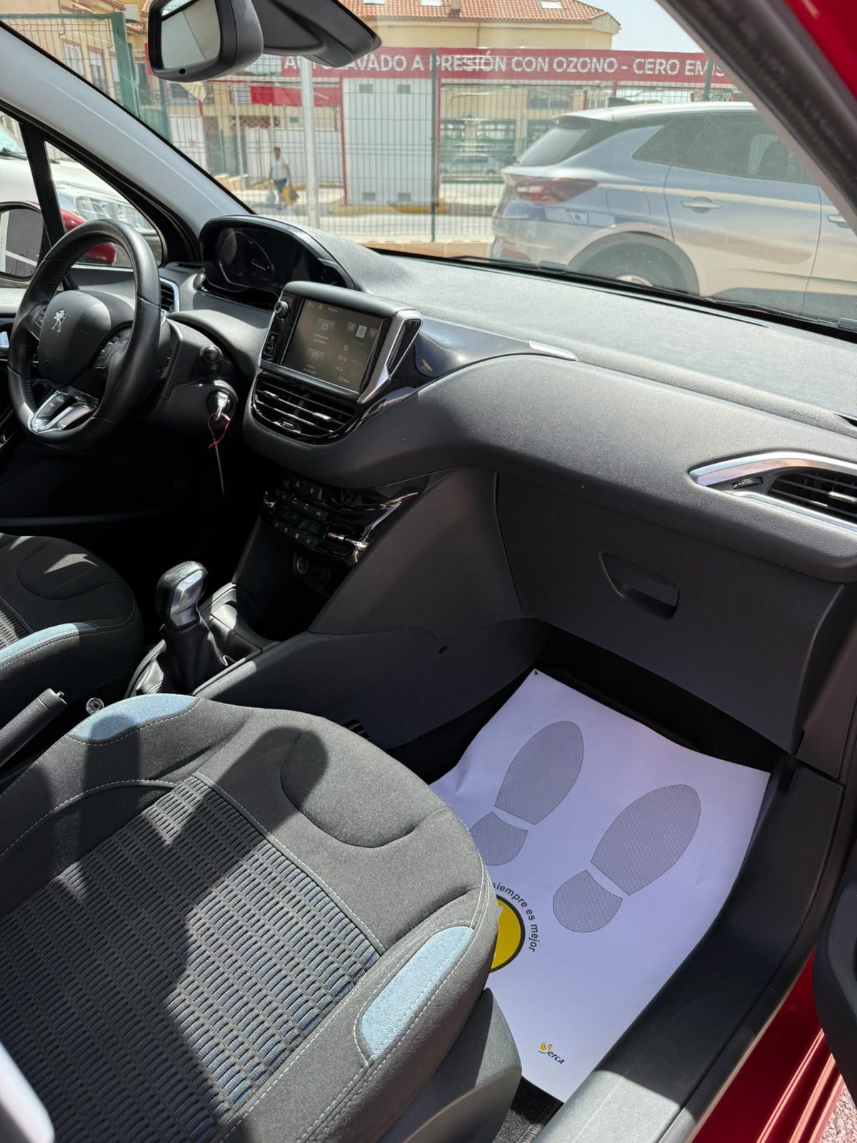 Peugeot 208 Allure 1.6BlueHDi 100Cv S/S - Imagen 23