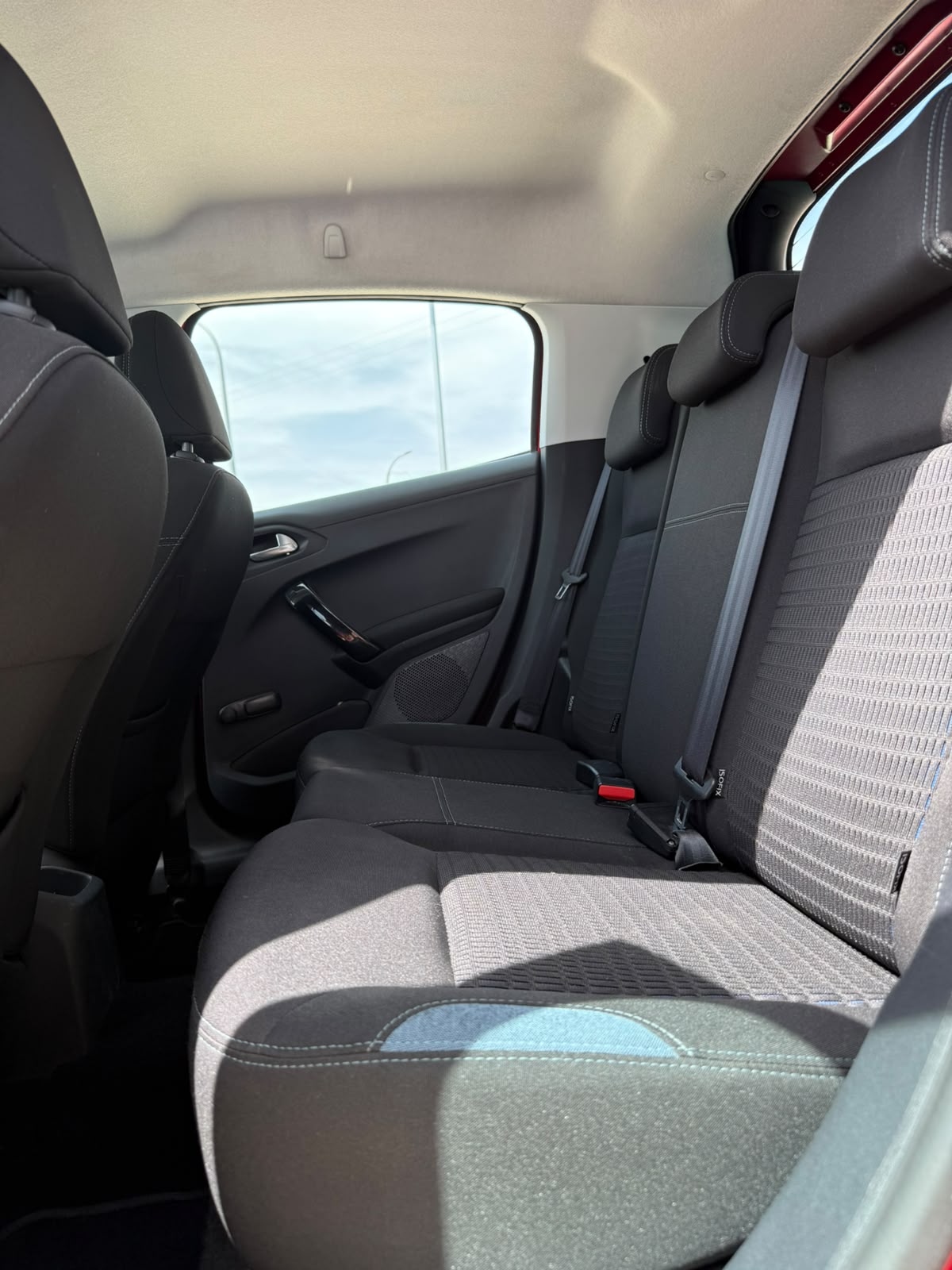 Peugeot 208 Allure 1.6BlueHDi 100Cv S/S - Imagen 26